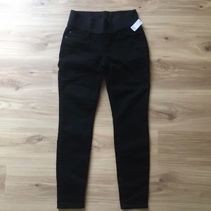 NWT Gap Maternity Skinny Jeans 26/2 Black